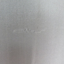 Load image into Gallery viewer, 紬 着物 大島紬 花模様 紺色x黒色 正絹 袷 広衿 カジュアル 仕立て上がり着物 身丈155cm