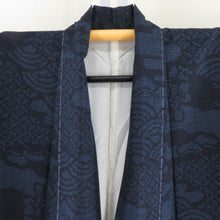Load image into Gallery viewer, 紬 着物 青海波に七宝や雲取り模様など 紺色x青色 袷 広衿 正絹 カジュアル 仕立て上がり 身丈154cm