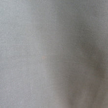 Load image into Gallery viewer, 紬 着物 大島紬 霧模様 黒色x紺色x緑色 袷 広衿 正絹 カジュアル 仕立て上がり着物 身丈160cm