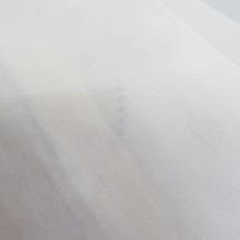 Load image into Gallery viewer, 紬 着物 大島紬 ブロックに霧模様 茶色x青色x赤色 袷 広衿 正絹 カジュアル 仕立て上がり着物 身丈156cm