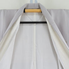 Load image into Gallery viewer, 付下げ グレーx多色 箔入り 小花蘭模様 刺繍入り 袷 広衿 正絹 仕立て上がり着物 身丈159cm