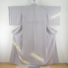 Load image into Gallery viewer, 付下げ グレーx多色 箔入り 小花蘭模様 刺繍入り 袷 広衿 正絹 仕立て上がり着物 身丈159cm