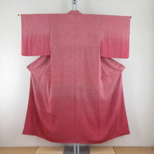 Load image into Gallery viewer, 小紋 赤ピンク色x白色 小花模様 正絹 バチ衿 仕立て上がり着物 身丈147cm
