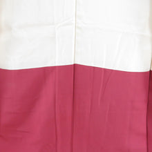 Load image into Gallery viewer, 小紋 赤ピンク色x白色 小花模様 正絹 バチ衿 仕立て上がり着物 身丈147cm