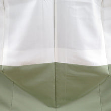 Load image into Gallery viewer, 紬 着物 色無地 本場結城紬 奥順謹製 証紙付き 緑色 結印付 袷 広衿 正絹 仕立て上がり カジュアル 身丈176cm