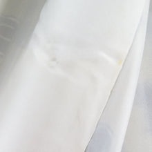 Load image into Gallery viewer, 小紋 黄緑x黒x白 花模様 正絹 広衿 仕立て上がり着物 身丈155cm
