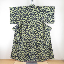 Load image into Gallery viewer, 小紋 黄緑x黒x白 花模様 正絹 広衿 仕立て上がり着物 身丈155cm