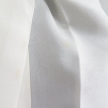 Load image into Gallery viewer, 紬 着物 大島紬 華文模様 黒色x薄紫色x灰色 袷 広衿 正絹 裄長め 仕立て上がり着物 身丈159cm