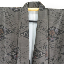 Load image into Gallery viewer, 紬 着物 大島紬 稲妻に花模様 茶色x黒色x薄青色 袷 広衿 正絹 仕立て上がり着物 身丈158cm