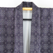Load image into Gallery viewer, 紬 着物 紫色x白色 幾何学模様 袷 バチ衿 正絹 仕立て上がり着物 身丈156cm