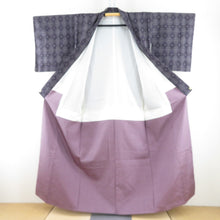 Load image into Gallery viewer, 紬 着物 紫色x白色 幾何学模様 袷 バチ衿 正絹 仕立て上がり着物 身丈156cm