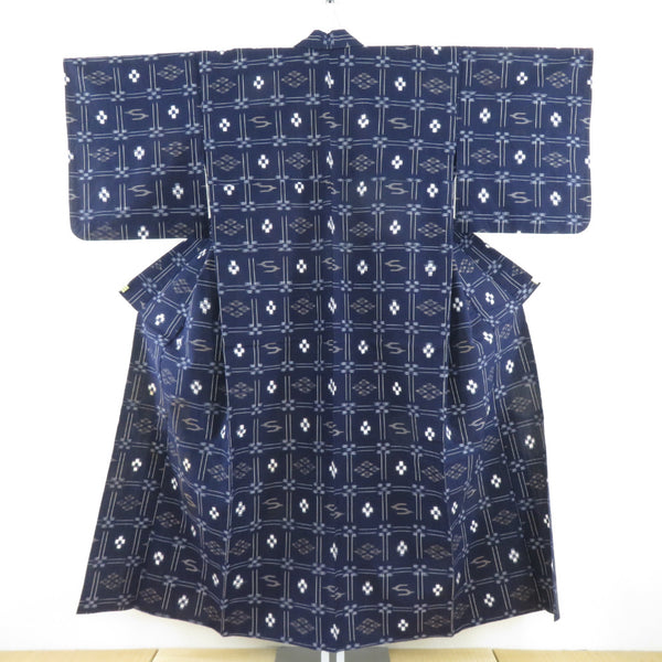 木綿着物 絣模様 単衣 バチ衿 紺色ｘ白色 仕立て上がり着物 レトロ 身丈148cm 【キモノオフ野々市若松店】 木綿着物 絣模様 単衣 バチ衿 紺色x白色 仕立て上がり着物 レトロ