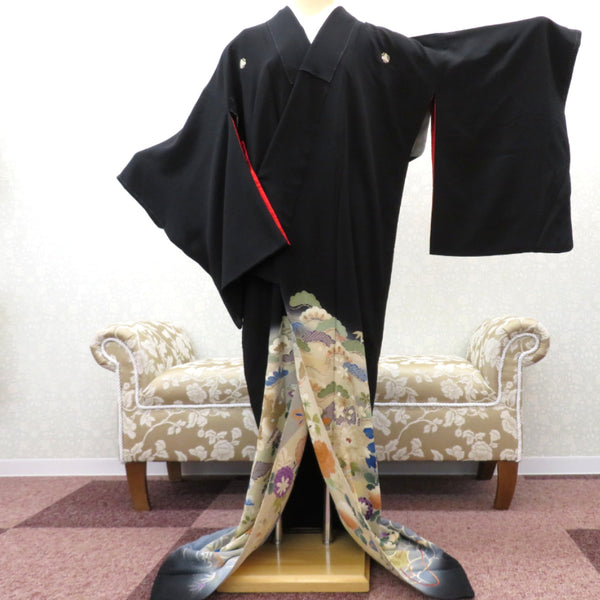黒留袖 アンティーク 昔着物 正絹 黒 多色 金 扇 鼓 花々 宝文様 刺繍