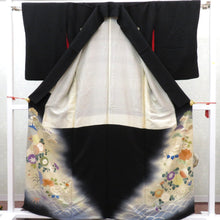 Load image into Gallery viewer, 黒留袖 アンティーク 昔着物 正絹 黒 多色 金 扇 鼓 花々 宝文様 刺繍 裾綿入 シミあり 昔 レトロ 明治・大正ロマン  身丈161cm