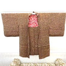 Load image into Gallery viewer, 羽織 アンティーク 昔長羽織 正絹 ベージュ 薄紫 黄土色 赤 黒 緑 植物 紅白達磨 昔 レトロモダン 明治・大正ロマン ちりよけ 上着 身丈85.5cm