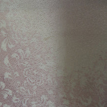 画像をギャラリービューアに読み込む, 付下げ 薄紫色x薄ピンク色 ぼかし染め 唐草花文様 袷 広衿 正絹 仕立て上がり着物 身丈158cm