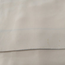 Load image into Gallery viewer, 訪問着 十日町友禅 岡村蒼風 作家物 落款入り 一つ紋入り ベージュx青色 パステル系 花文様 広衿 正絹 仕立て上がり着物 身丈159cm