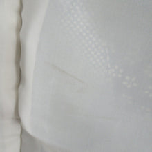 Load image into Gallery viewer, 小紋 緑色x白色 切嵌 小花に幾何学模様 正絹 袷 広衿 仕立て上がり着物 身丈153cm
