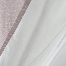 Load image into Gallery viewer, 小紋 付下げ小紋 露芝模様 地紋入り 薄紫x多色 袷 広衿 正絹 仕立て上がり着物 身丈154cm