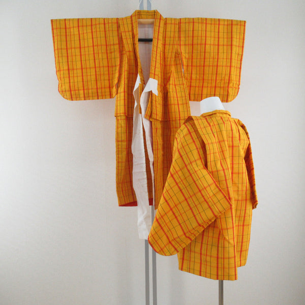 子供着物 絹 紬 格子模様 黄色ｘ赤色 女児用 アンサンブル 身丈90.5cm 【キモノオフ野々市若松店】 子供着物 絹 紬 格子模様 黄色x赤色 女児用 アンサンブル【中古