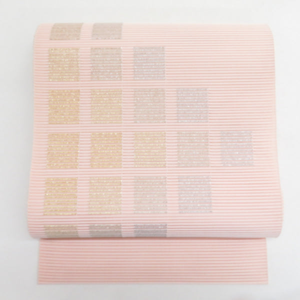 名古屋帯 絹 絽 夏用 四角文様 薄ピンク色ｘ金色ｘ銀色 金糸銀糸 お太鼓柄 着物帯 長さ350cm 【キモノオフ野々市若松店】 名古屋帯 絹 絽 夏用 四角文様 薄ピンク色x金色x銀色 金糸銀糸