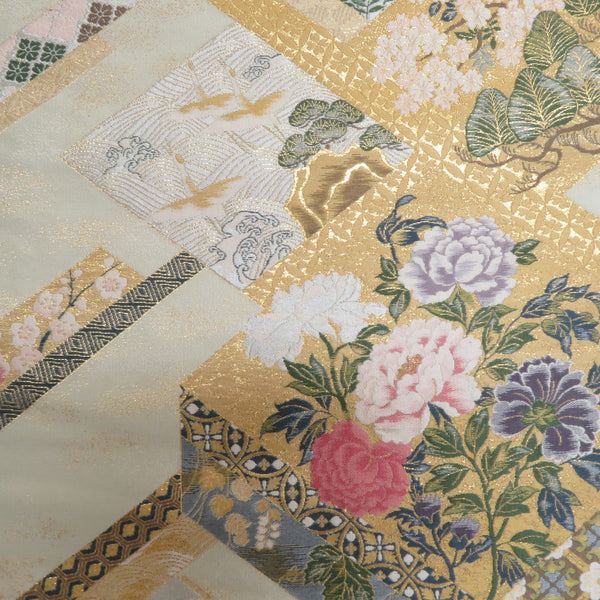 袋帯　金ベージュ　花と松柄　くすみカラー　正絹 袋帯 正絹 金糸 ベージュ色x金色x緑色x多色 菱型に四季花文様
