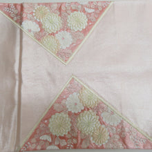 Load image into Gallery viewer, 袋帯 正絹 金糸銀糸 ピンク色x白色 ピンクラメ 菊に波文様 お太鼓柄 刺繍入り 金コマ フォーマル 礼装 長さ440cm