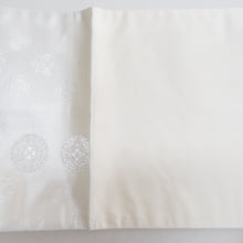 Load image into Gallery viewer, 袋帯 正絹 銀糸 ホワイトxシルバー 家紋文様 六通柄 フォーマル 礼装 長さ440cm