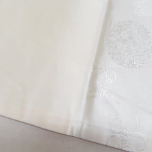 Load image into Gallery viewer, 袋帯 正絹 銀糸 ホワイトxシルバー 家紋文様 六通柄 フォーマル 礼装 長さ440cm