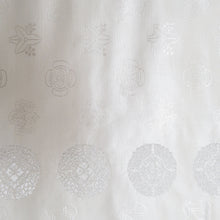 Load image into Gallery viewer, 袋帯 正絹 銀糸 ホワイトxシルバー 家紋文様 六通柄 フォーマル 礼装 長さ440cm