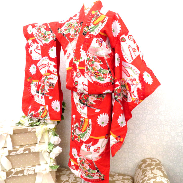 子供着物 アンティーク 昔 赤 多色 扇 御所車 冊子 花 雲 宝文様 女児