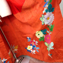 Load image into Gallery viewer, 子供着物 希少 昔 アンティーク着物 四つ身 女児用 オレンジブラウン系 多色 花薬玉 昔きもの 胴裏紅絹 袖口・裾に綿入 大正ロマン コレクター