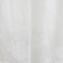 Load image into Gallery viewer, 子供着物 襦袢単品 女の子用 四つ身 麻の葉に菊文様 白色 ポリエステル 女児 フォーマル 7歳 七五三 祝着 子供じゅばん 身丈118cm