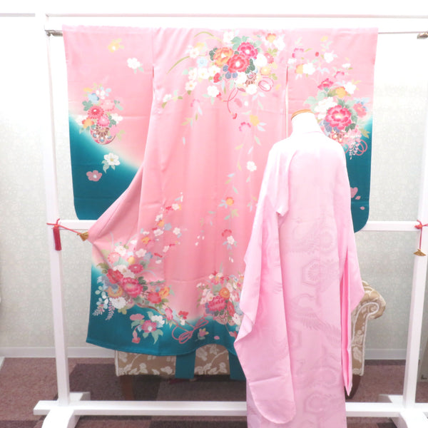 子供着物 女の子用 四つ身 襦袢セット ピンク×ブルー系 花車 友禅調 一つ紋 ツタ紋 正絹 袷 フォーマル 子供きもの 女児 七五三 祝着 身丈130cm【中古】 【キモノオフ野々市若松店】 子供着物 女の子用 四つ身 襦袢セット ピンク×ブルー系 花車 友禅調 一