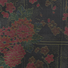 Load image into Gallery viewer, 紬 着物 格子に花々模様 黒色x黄色x多色 袷 バチ衿 絹 仕立て上がり着物 身丈157cm