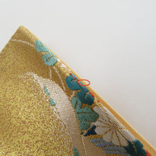 Load image into Gallery viewer, 袋帯 正絹 流水に鳥と花々紋様 刺繍入り 金糸 金色x多色 ゴールド系 六通柄 フォーマル 礼装 長さ424cm
