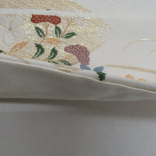 Load image into Gallery viewer, 名古屋帯 正絹 白色x金色 金糸 地紙文に小花文様 六通柄 仕立て上がり 着物帯 長さ354cm