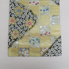Load image into Gallery viewer, 袋帯 振袖用 金色x黒色x多色 ゴールド系 市松に桜文様 六通柄 正絹 仕立て上がり 着物帯 長さ440cm