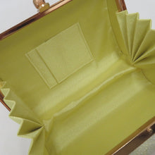 Load image into Gallery viewer, 草履・バッグセット 草履バッグセット シャンパンゴールド 七宝 シルバー 24.0cm フリーサイズ フォーマル 留袖 訪問着 付下げ 色無地