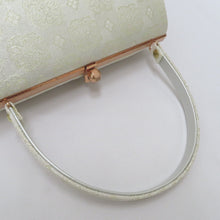 Load image into Gallery viewer, 草履・バッグセット 草履バッグセット シャンパンゴールド 市松華紋 シルバー 24.0cm フリーサイズ フォーマル 留袖 訪問着 付下げ 色無地