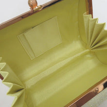 Load image into Gallery viewer, 草履・バッグセット 草履バッグセット シャンパンゴールド 市松華紋 シルバー 24.0cm フリーサイズ フォーマル 留袖 訪問着 付下げ 色無地
