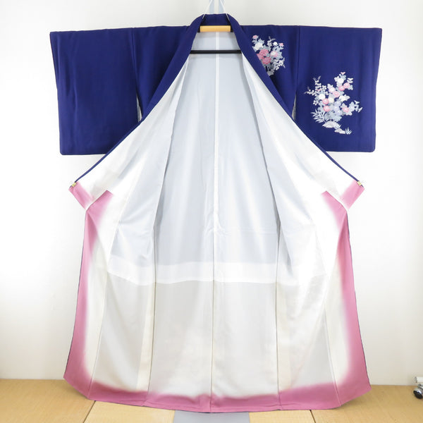 付下げ 袷 青紫色ｘピンク色ｘ白色 ぼかし染め 御所庭園に花々紋様 広衿 正絹 仕立て上がり着物 身丈160cm【中古】 付下げ 袷 青紫色xピンク色x白色 ぼかし染め 御所庭園に花々紋様 広