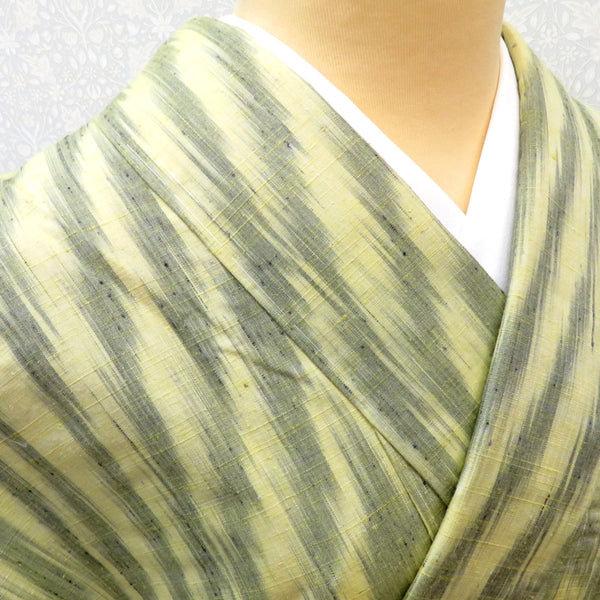 紬 着物 単衣 黄×墨色 太子間道 広衿 正絹 カジュアル 仕立て上がり着物 普段使い  身丈157.3cm【中古】 ec10448-1_grande.jpg?v=1715909262