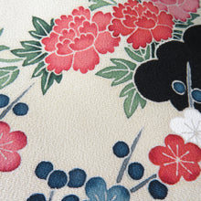 Load image into Gallery viewer, Black Tomesode home Kaga Yuzen Dyeing Tae 弌 Hana writer substance in the fence