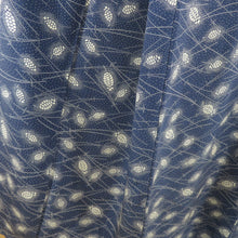 Load image into Gallery viewer, Matsuba lined wide collar blue pure silk tailoring in Komon pine cones 152cm