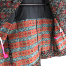 Load image into Gallery viewer, Wool Kimono Ensemble Haori Set Chrysanthemum Pattern Black Loan Point Bee Casual Casual Kimono Tailor