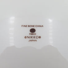 画像をギャラリービューアに読み込む, NIKKO ニッコー 食器 FINE BONE CHINA プチケーキ皿 4枚セット 花柄 絵柄違い 日本製 長期保管品 外箱イタミ有