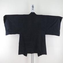 Load image into Gallery viewer, 男着物 紬 アンサンブル 袷 黒青色 正絹 男性用きもの メンズ 仕立て上がり 和服 男物 カジュアル 身丈147cm