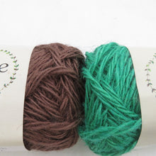 Load image into Gallery viewer, 毛糸 ジュート 黄麻糸100％ 日本製 サマーヤーン 色番10×2玉 色番8×2玉 色番3×1玉 色番5×1玉 1玉25g 糸長約22ｍ 並太 春夏毛糸 未使用品