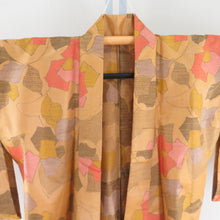 画像をギャラリービューアに読み込む, ウール着物 単衣 枝葉文様 織り柄 黄土色 バチ衿 カジュアルきもの 普段着物 仕立て上がり 身丈162cm